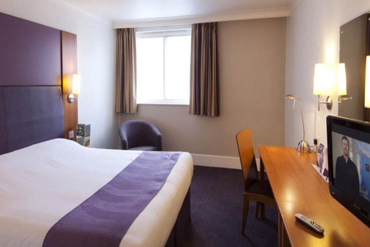 Premier Inn Liverpool City Buitenkant foto